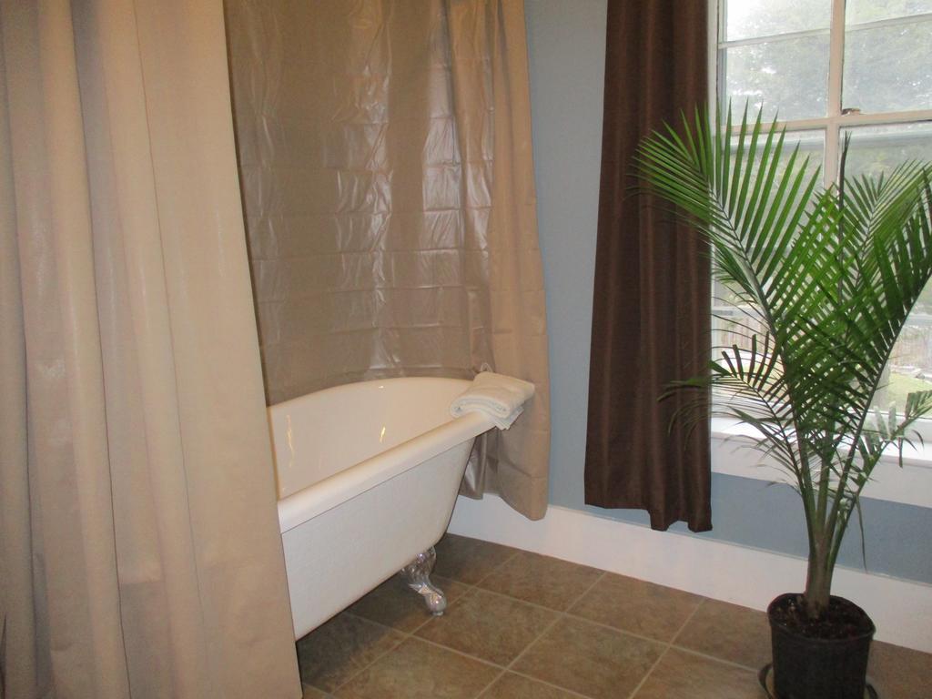 Cook Mansion Bed & Breakfast Montour Falls Екстер'єр фото