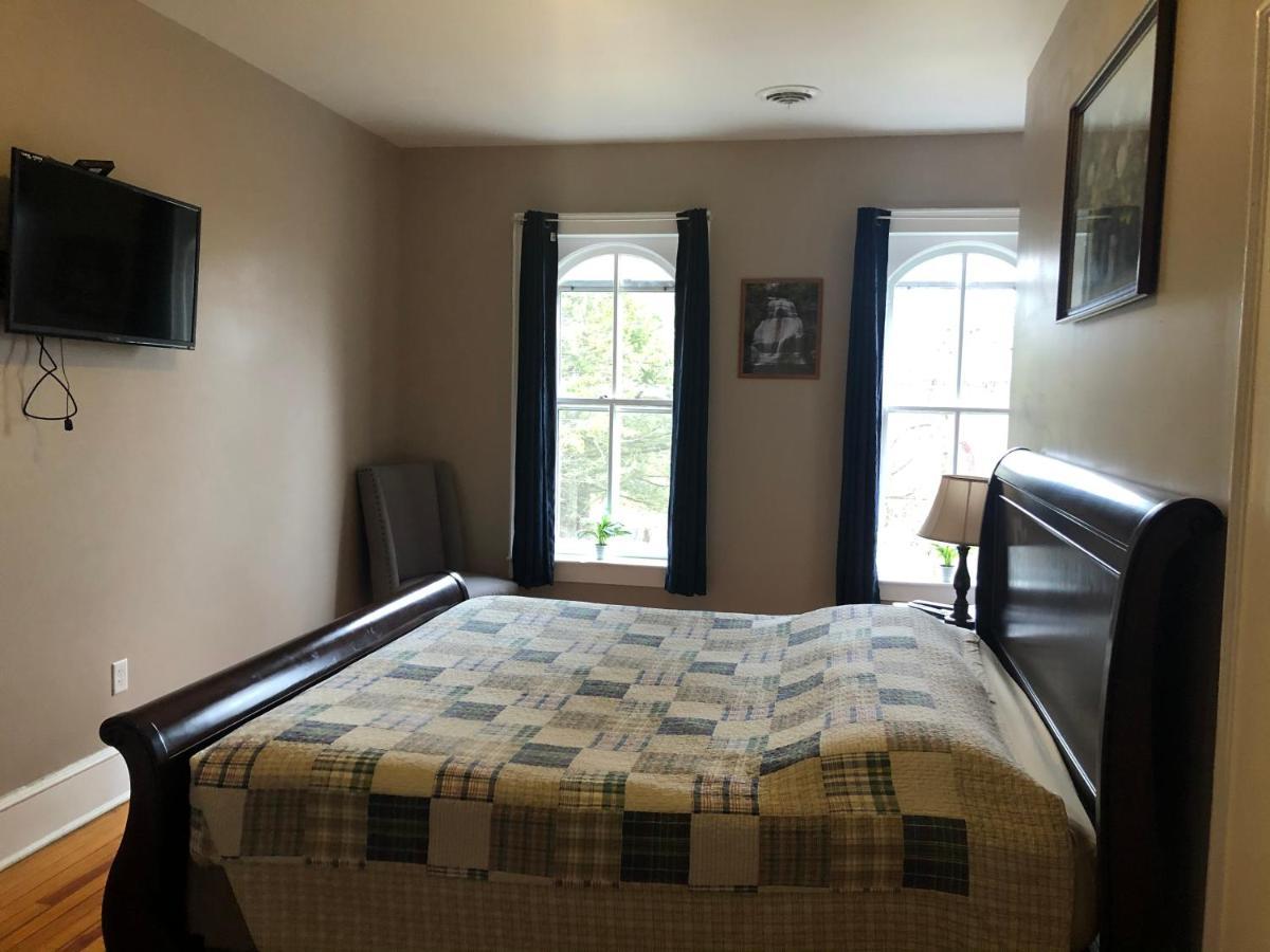 Cook Mansion Bed & Breakfast Montour Falls Екстер'єр фото